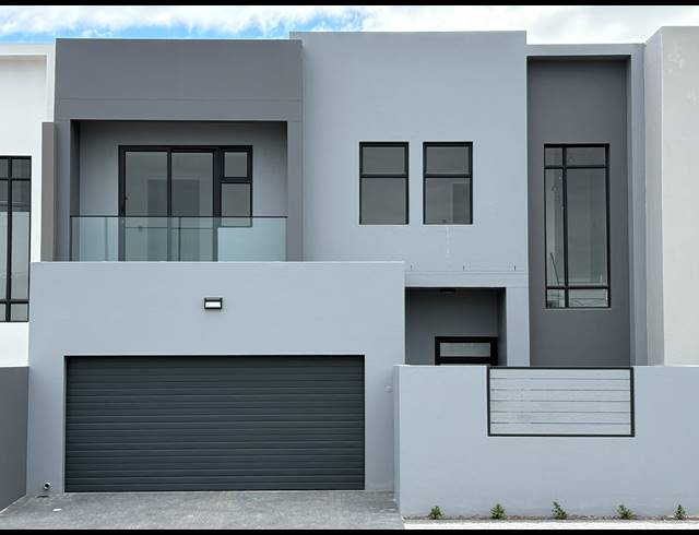 4 BEDROOM FREEHOLD FOR SALE IN SANDOWN